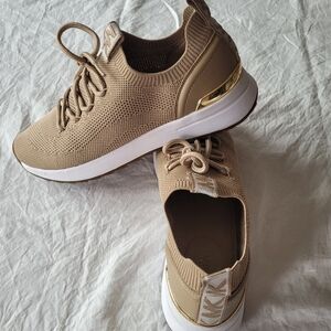 Stylish MK Tan Knit Sneakers for Women Size 9